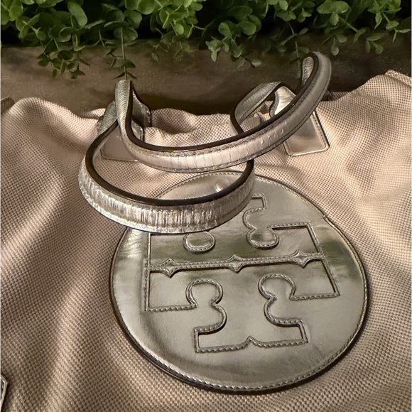 Tory Burch Tote - Picture 6 of 16